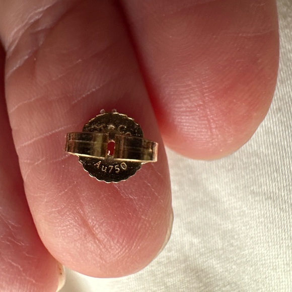 Tiffany & Co. Gold T bar Earrings - Picture 7 of 7